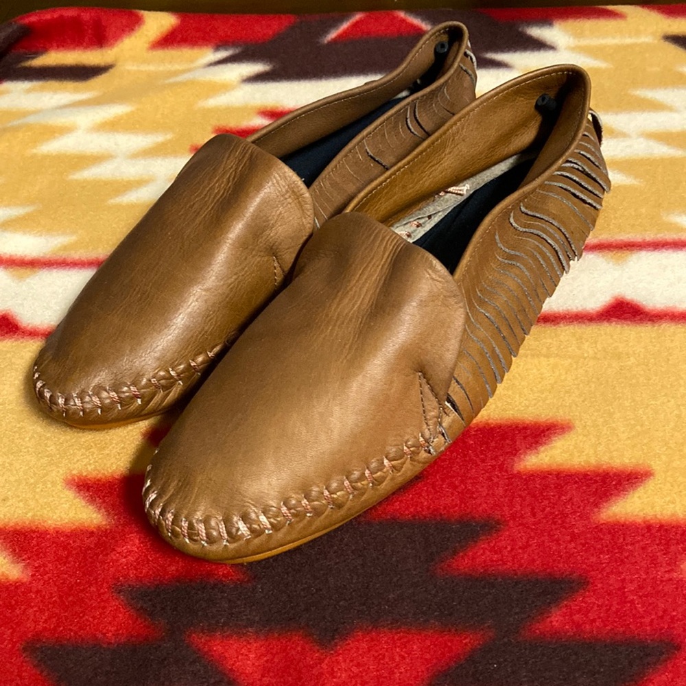 Unisex Fringed Leather Moccasins
